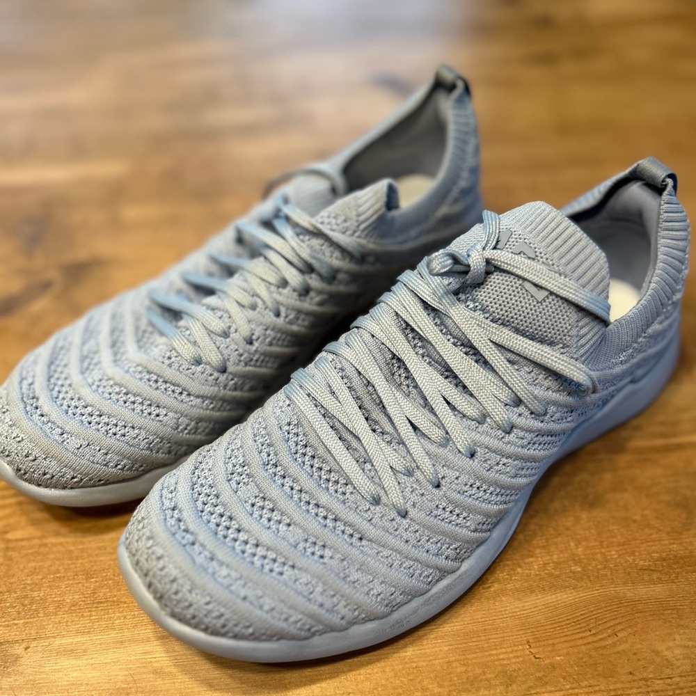 APL TECHLOOM WAVE Running Shoes 0320XC Wmns Size 9, slip-on design, Lululemon